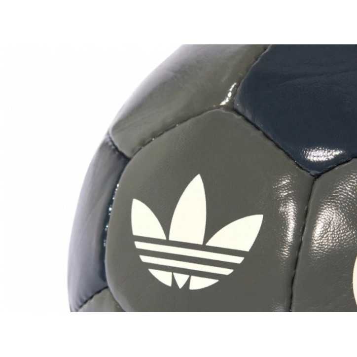 Balón de Fútbol Adidas Real Madrid - Tamaño de Reglamento Balón de Fútbol Adidas Real Madrid - Tamaño de Reglamento