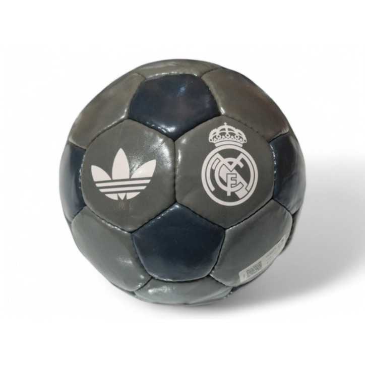 Balón de Fútbol Adidas Real Madrid - Tamaño de Reglamento Balón de Fútbol Adidas Real Madrid - Tamaño de Reglamento